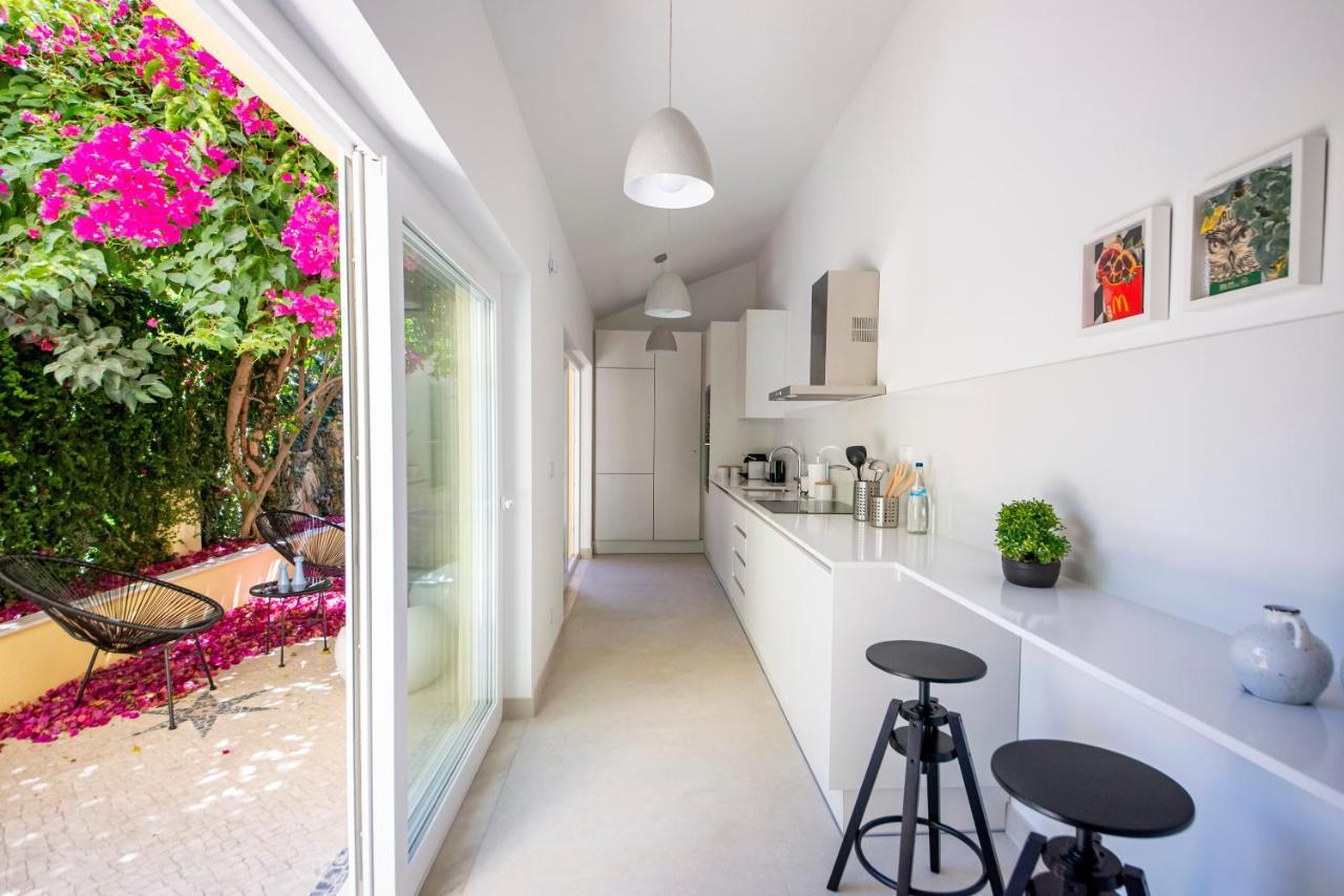 Serene Hideaway In Chiado Lisbon Bagian luar foto
