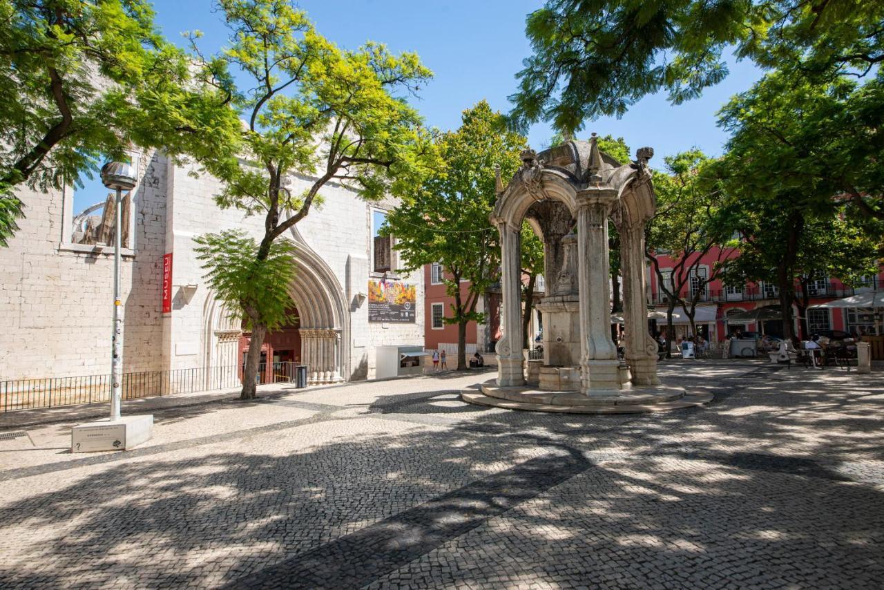 Serene Hideaway In Chiado Lisbon Bagian luar foto